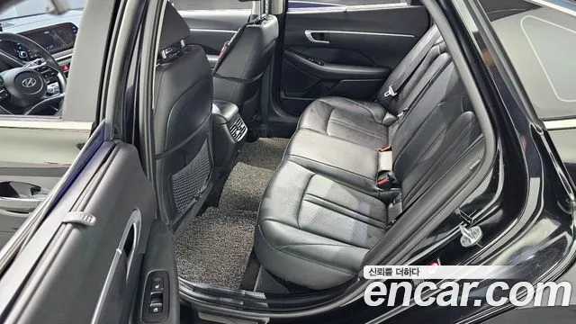 Hyundai Sonata 2020 — фото 17