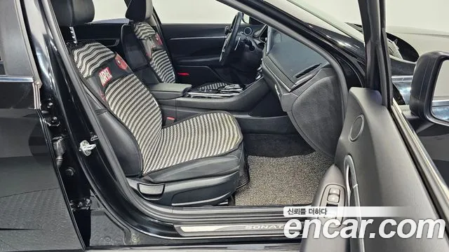 Hyundai Sonata 2020 — фото 18