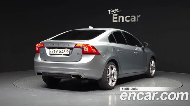 Volvo S60 2017 — фото 2