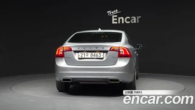 Volvo S60 2017 — фото 4