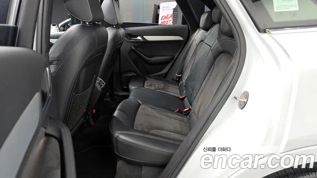 Audi Q3 2015 — фото 11