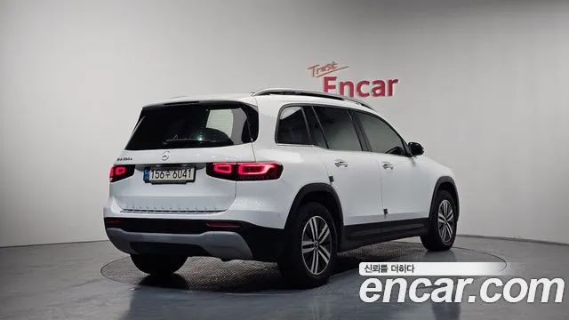 Mercedes-Benz GLB-Class 2021 — фото 2