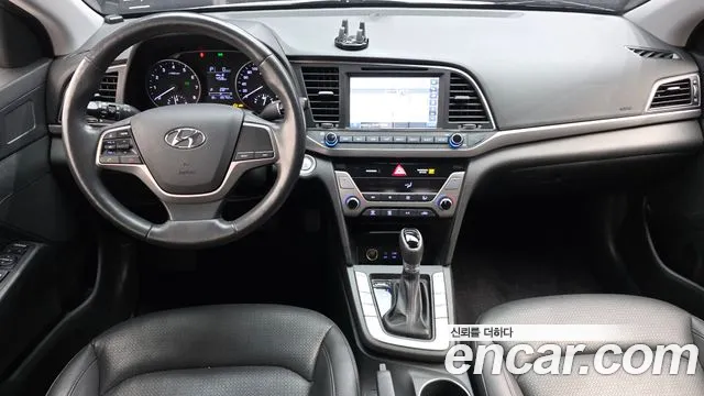 Hyundai AVANTE 2016 — фото 10