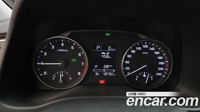 Hyundai AVANTE 2016 — фото 11