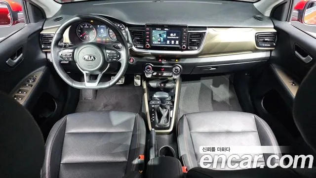 Kia Stonic 2018 — фото 10