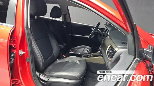 Kia Stonic 2018 — фото 17