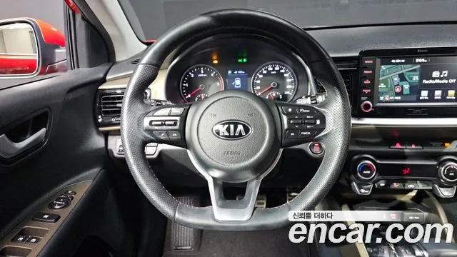 Kia Stonic 2018 — фото 19
