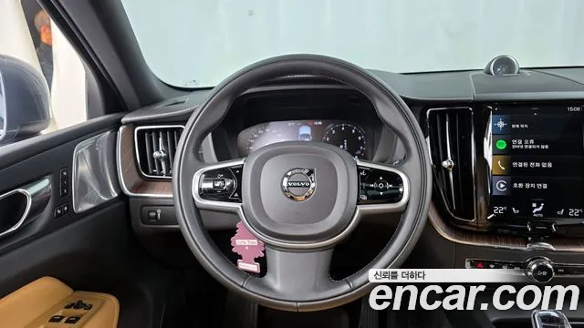 Volvo XC60 2021 — фото 13