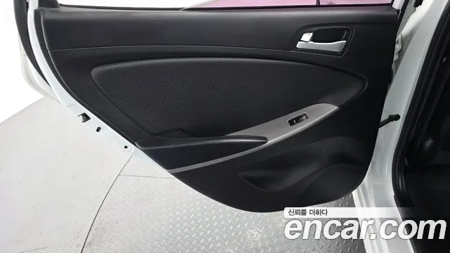 Hyundai Accent 2016 — фото 15