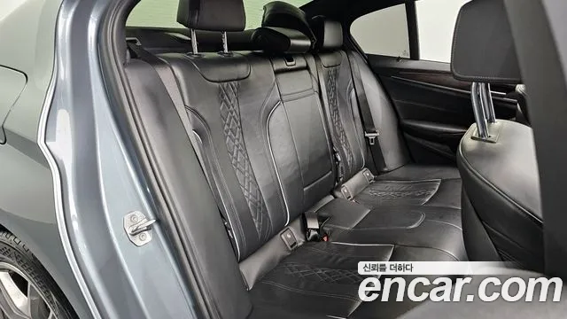 BMW 5-Series 2017 — фото 12