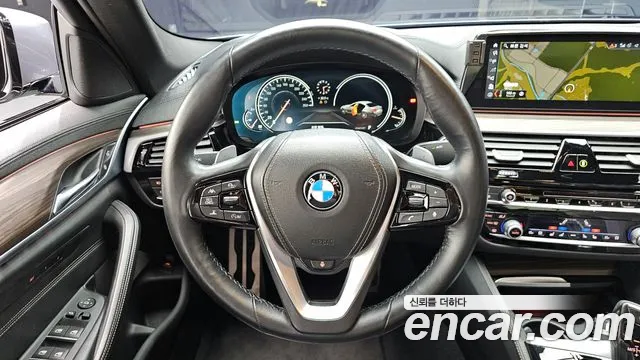 BMW 5-Series 2017 — фото 13