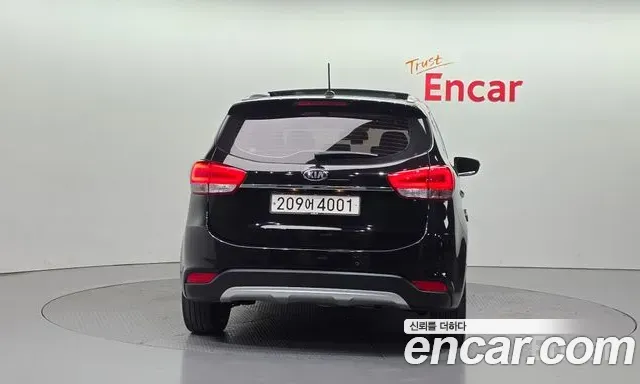 Kia Carens 2017 — фото 4