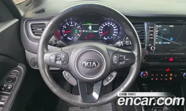 Kia Carens 2017 — фото 14