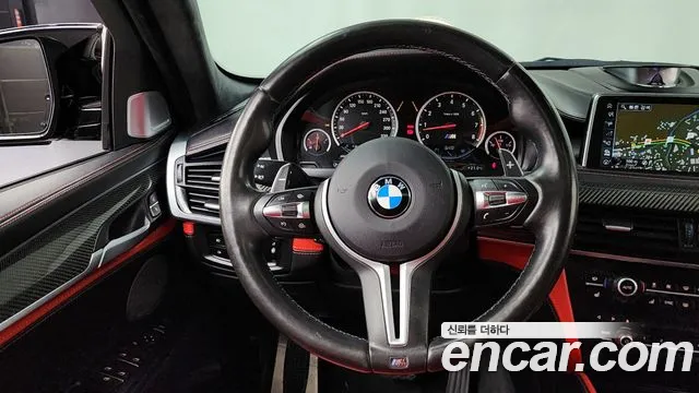 BMW X6M 2017 — фото 19