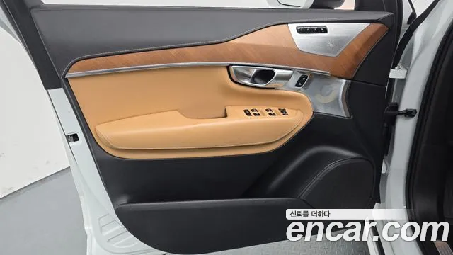 Volvo XC90 2019 — фото 14