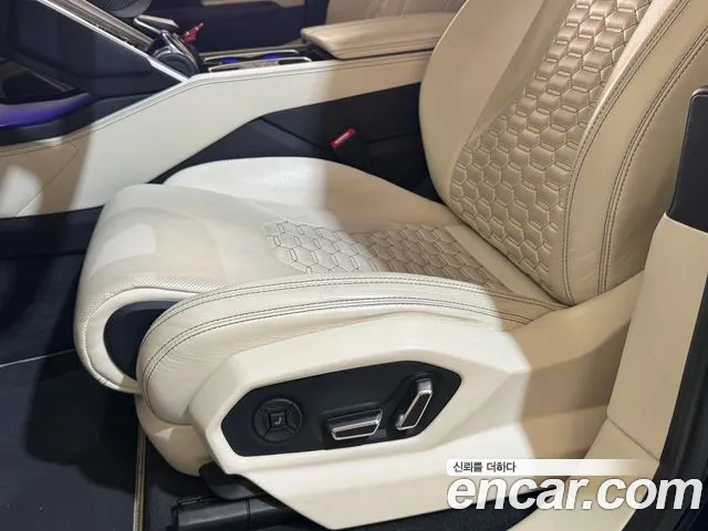 Lamborghini Urus 2020 — фото 10
