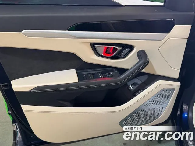 Lamborghini Urus 2020 — фото 11