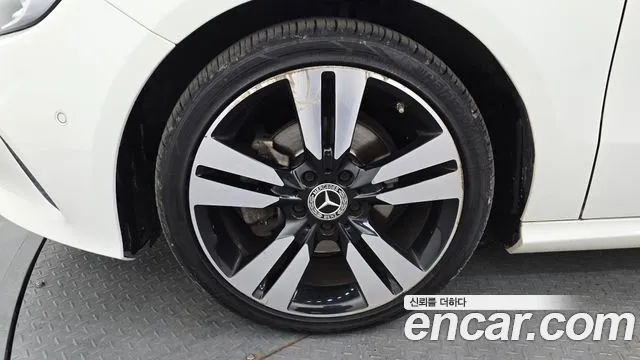 Mercedes-Benz A-Class 2018 — фото 5