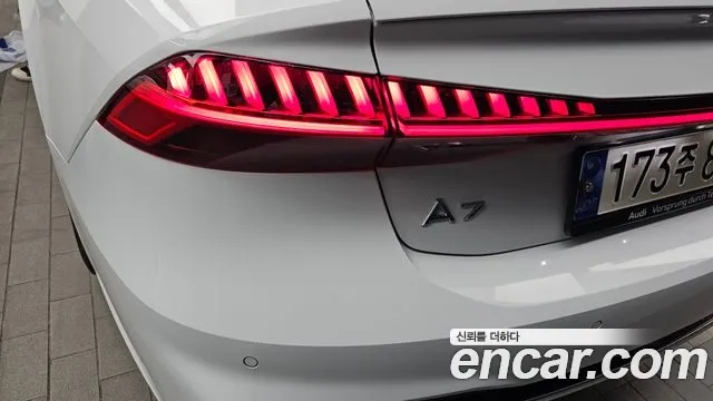 Audi A7 2021 — фото 9
