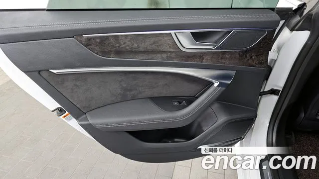Audi A7 2021 — фото 15