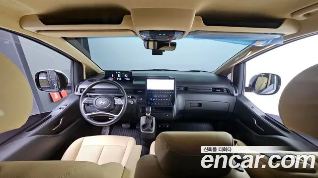 Hyundai Staria 2025 — фото 10