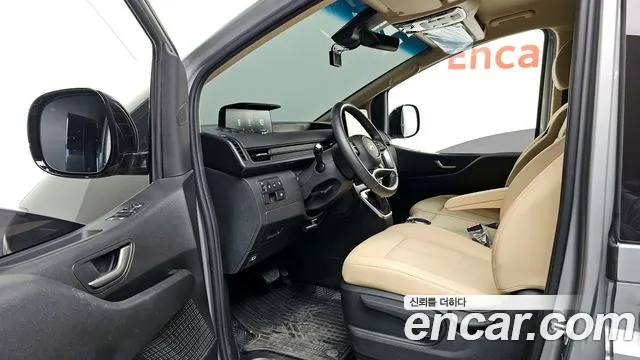 Hyundai Staria 2025 — фото 13