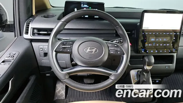 Hyundai Staria 2025 — фото 18
