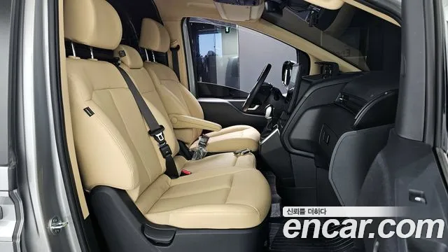 Hyundai Staria 2025 — фото 16