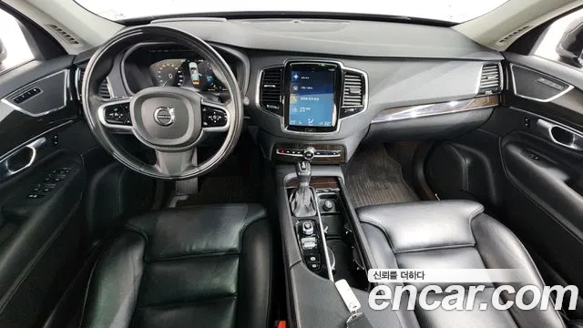Volvo XC90 2018 — фото 10