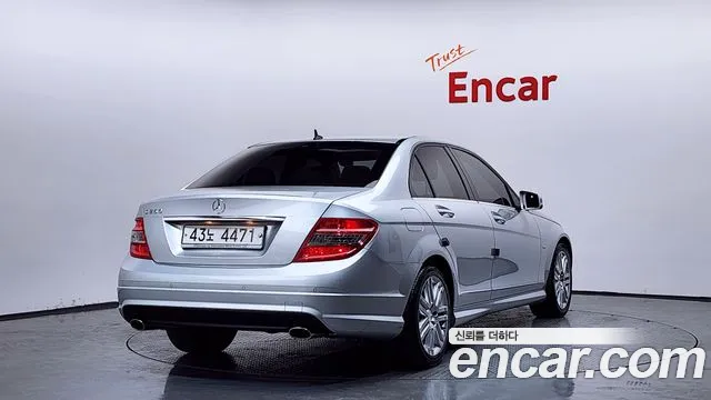 Mercedes-Benz C-Class 2010 — фото 2