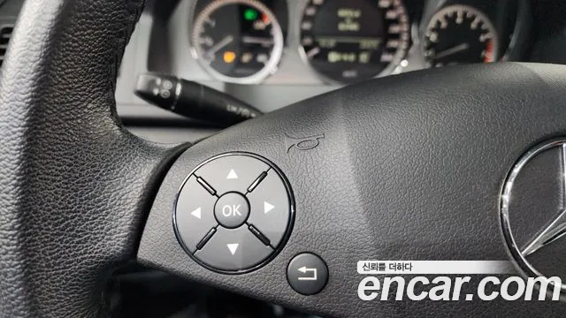 Mercedes-Benz C-Class 2010 — фото 17