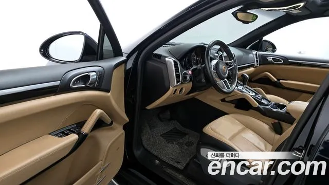 Porsche Cayenne 2016 — фото 10