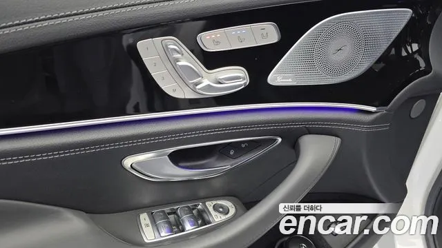 Mercedes-Benz AMG GT 2020 — фото 18
