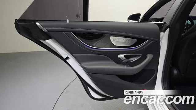 Mercedes-Benz AMG GT 2020 — фото 15
