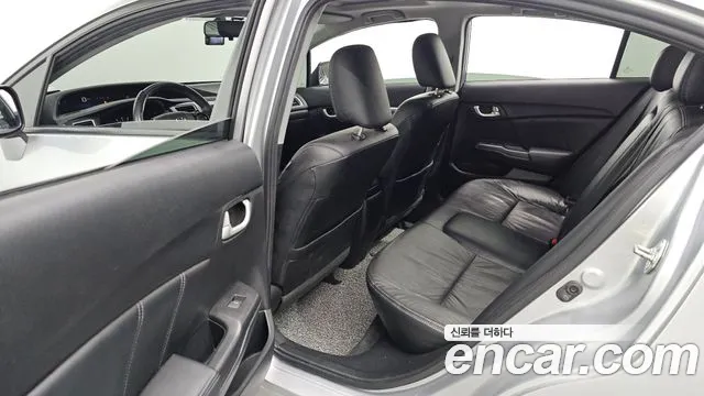 Honda Civic 2015 — фото 11
