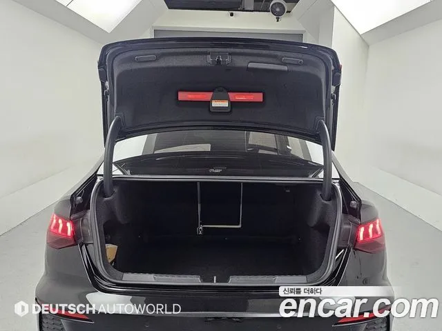 Audi A3 2023 — фото 19