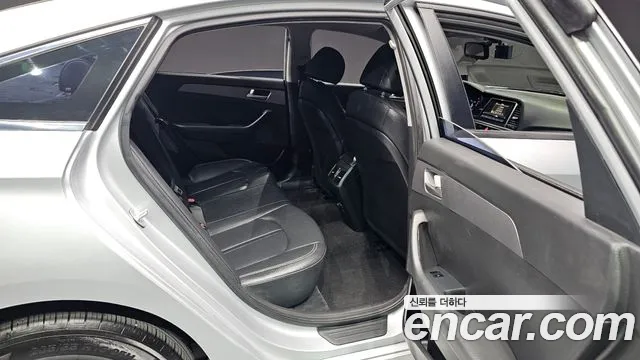 Hyundai Sonata 2018 — фото 11