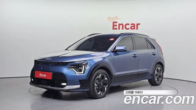 Kia Niro 2023 — фото 1