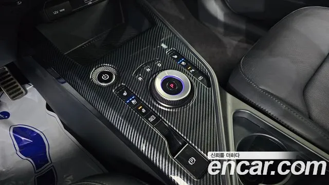 Kia Niro 2023 — фото 12