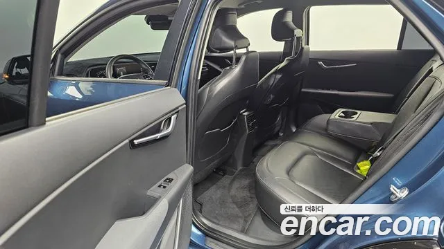 Kia Niro 2023 — фото 17
