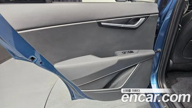 Kia Niro 2023 — фото 15