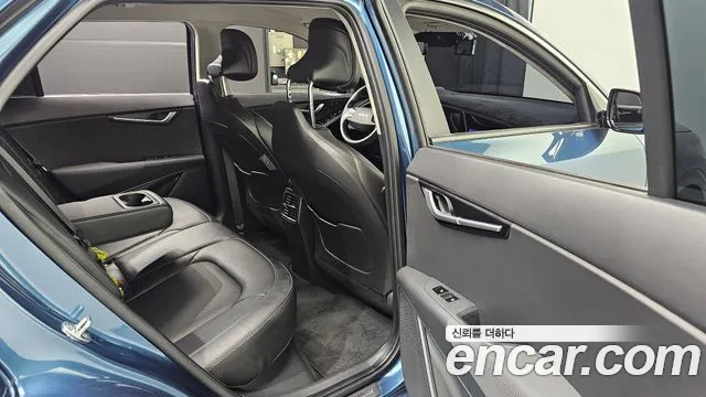 Kia Niro 2023 — фото 16