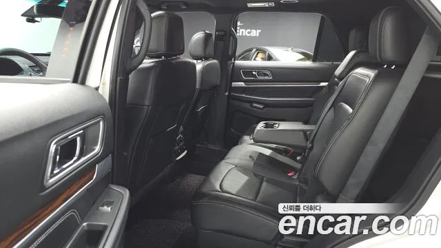 Ford Explorer 2017 — фото 18