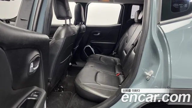 Jeep Renegade 2018 — фото 16