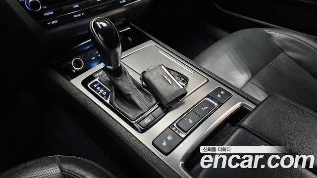 Hyundai Genesis 2015 — фото 9