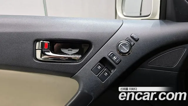 Hyundai Genesis 2011 — фото 17