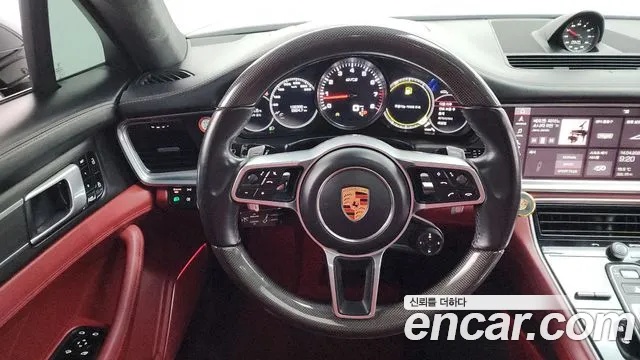 Porsche Panamera 2019 — фото 13