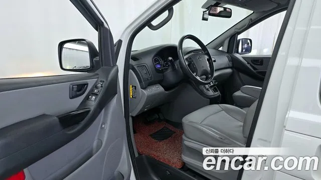 Hyundai Starex 2020 — фото 13