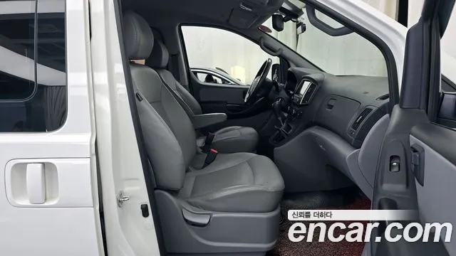Hyundai Starex 2020 — фото 17