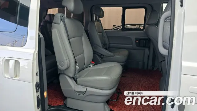 Hyundai Starex 2020 — фото 18